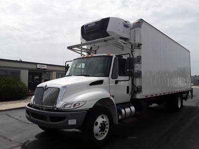 International 4300 26 ft Refrigerated Truck - 250HP, 6 Speed Automatic, Liftgate