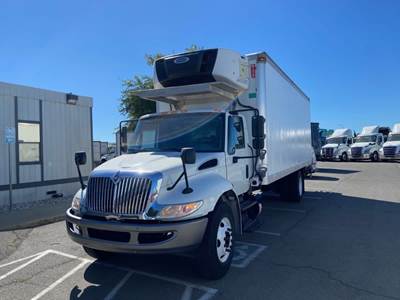 International 4300 24 ft Refrigerated Truck - 250HP, 6 Speed Automatic, Liftgate