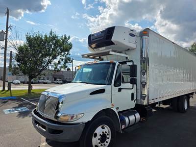 International 4300 26 ft Refrigerated Truck - 240HP, 6 Speed Automatic, Liftgate
