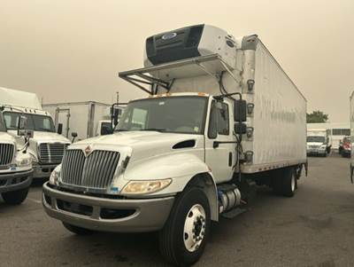International 4300 26 ft Refrigerated Truck - 240HP, 6 Speed Automatic, Liftgate