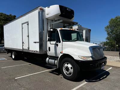 International 4300 26 ft Refrigerated Truck - 240HP, 6 Speed Automatic, Liftgate