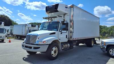International 4300 26 ft Refrigerated Truck - 240HP, 6 Speed Automatic, Liftgate