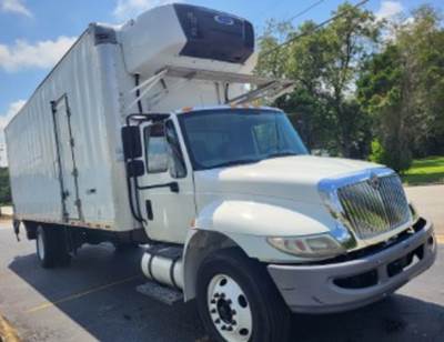 International 4300 26 ft Refrigerated Truck - 250HP, 6 Speed Automatic, Liftgate