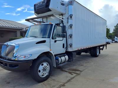 International 4300 26 ft Refrigerated Truck - 250HP, 6 Speed Automatic, Liftgate