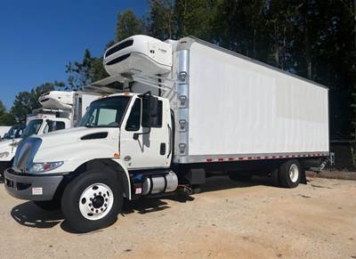 International 4300 26 ft Refrigerated Truck - 250HP, 6 Speed Automatic, Liftgate