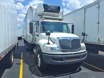 International 4400 24 ft Refrigerated Truck - 6 Speed Automatic