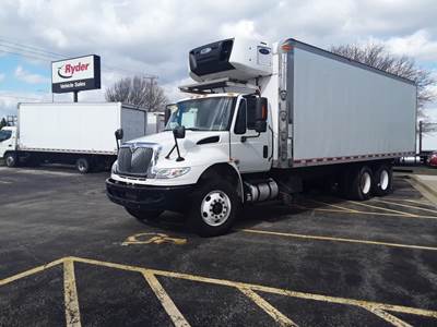 International 4400 26 ft Refrigerated Truck - 270HP, 6 Speed Automatic