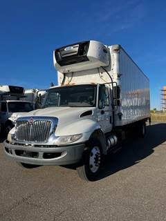 International COF-9670 26 ft Refrigerated Truck - 240HP, 6 Speed Automatic, Liftgate