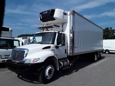 International MV-607 SBA 26 ft Refrigerated Truck - 325HP, 6 Speed Automatic, Liftgate