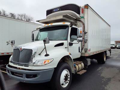 International MV607 24 ft Refrigerated Truck - 270HP, 6 Speed Automatic, Liftgate