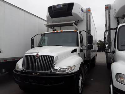 International MV607 26 ft Refrigerated Truck - 280HP, 6 Speed Automatic, Liftgate