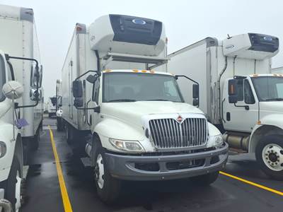 International MV607 26 ft Refrigerated Truck - 240HP, 6 Speed Automatic, Liftgate