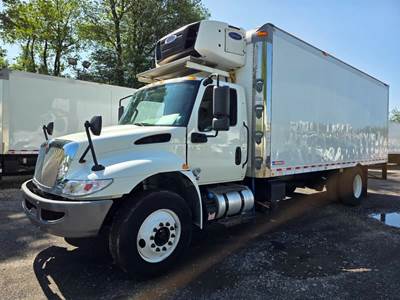 International MV607 22 ft Refrigerated Truck - 240HP, 6 Speed Automatic