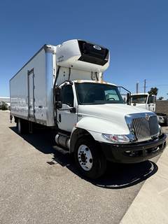International MV607 26 ft Refrigerated Truck - 240HP, 6 Speed Automatic, Liftgate
