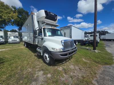International MV607 26 ft Refrigerated Truck - 325HP, 6 Speed Automatic, Liftgate
