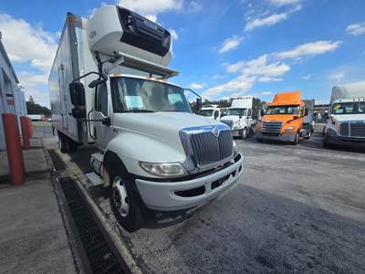 International MV607 26 ft Refrigerated Truck - 325HP, 6 Speed Automatic, Liftgate
