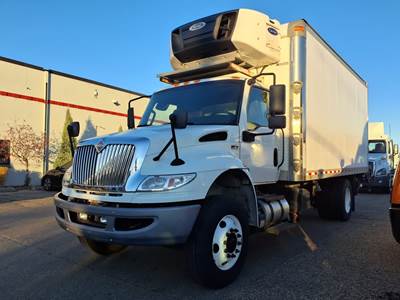 International MV607 18 ft Refrigerated Truck - 240HP, 6 Speed Automatic, Liftgate