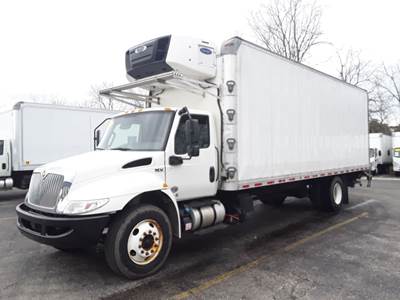 International MV607 26 ft Refrigerated Truck - 240HP, 6 Speed Automatic, Liftgate