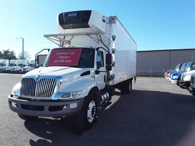 International MV607 26 ft Refrigerated Truck - 240HP, 6 Speed Automatic, Liftgate
