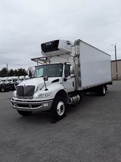 International MV607 26 ft Refrigerated Truck - 240HP, 6 Speed Automatic, Liftgate