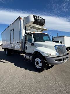 International MV607 26 ft Refrigerated Truck - 240HP, 6 Speed Automatic, Liftgate