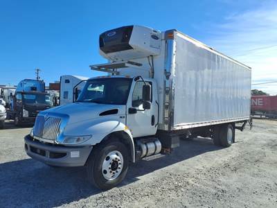 International MV607 26 ft Refrigerated Truck - 240HP, 6 Speed Automatic, Liftgate