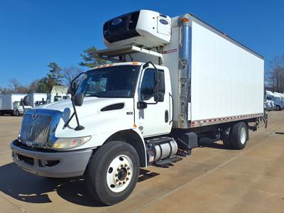 International MV607 22 ft Refrigerated Truck - 240HP, 6 Speed Automatic, Liftgate
