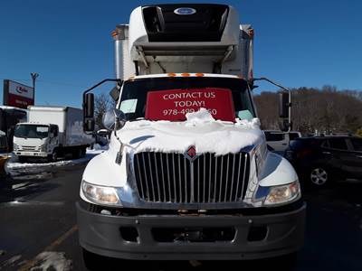 International MV607 26 ft Refrigerated Truck - 240HP, 6 Speed Automatic, Liftgate