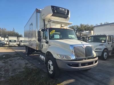 International MV607 26 ft Refrigerated Truck - 240HP, 6 Speed Automatic, Liftgate
