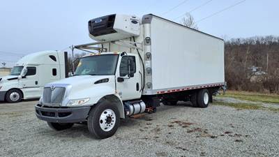 International MV607 26 ft Refrigerated Truck - 240HP, 6 Speed Automatic, Liftgate