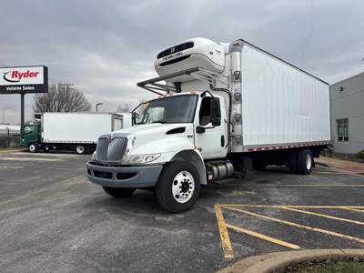 International MV607 26 ft Refrigerated Truck - 240HP, 6 Speed Automatic, Liftgate