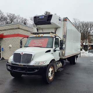 International MV607 26 ft Refrigerated Truck - 240HP, 6 Speed Automatic, Liftgate