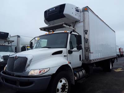 International MV607 26 ft Refrigerated Truck - 240HP, 6 Speed Automatic, Liftgate