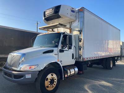 International MV607 26 ft Refrigerated Truck - 280HP, 6 Speed Automatic, Liftgate