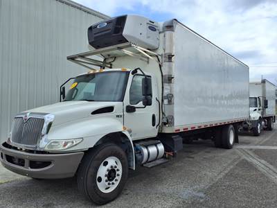 International MV607 26 ft Refrigerated Truck - 240HP, 6 Speed Automatic, Liftgate