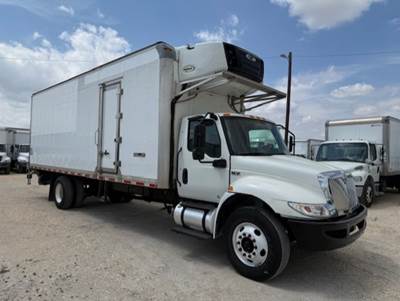 International MV607 26 ft Refrigerated Truck - 240HP, 6 Speed Automatic, Liftgate