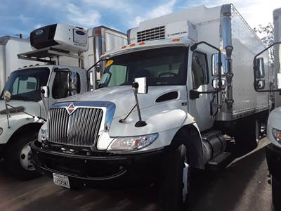 International MV607 18 ft Refrigerated Truck - 260HP, 6 Speed Automatic, Liftgate