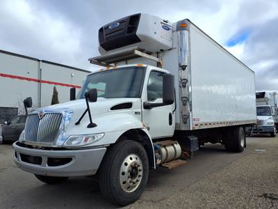International MV607 26 ft Refrigerated Truck - 240HP, 6 Speed Automatic, Liftgate