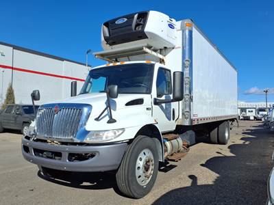 International MV607 26 ft Refrigerated Truck - 240HP, 6 Speed Automatic, Liftgate