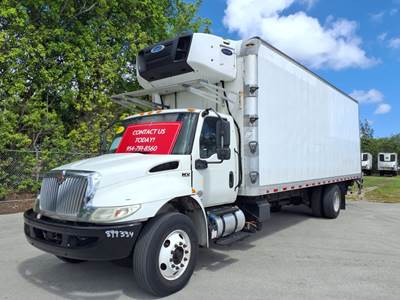 International MV607 26 ft Refrigerated Truck - 240HP, 6 Speed Automatic, Liftgate