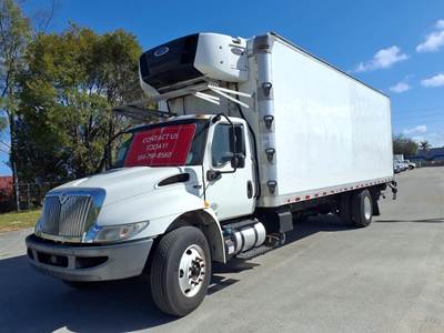 International MV607 26 ft Refrigerated Truck - 240HP, 6 Speed Automatic, Liftgate