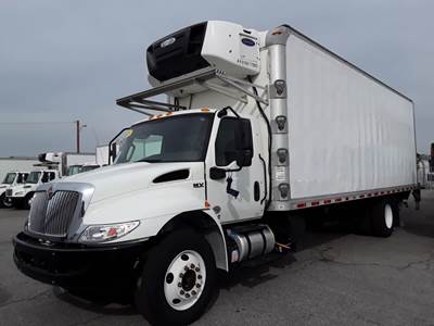 International MV607 26 ft Refrigerated Truck - 240HP, 6 Speed Automatic, Liftgate