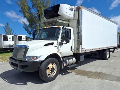 International MV607 26 ft Refrigerated Truck - 240HP, 6 Speed Automatic, Liftgate