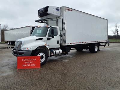 International MV607 26 ft Refrigerated Truck - 240HP, 6 Speed Automatic, Liftgate