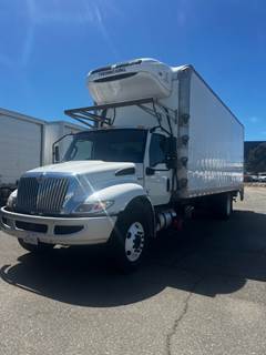 International MV607 26 ft Refrigerated Truck - 240HP, 6 Speed Automatic, Liftgate