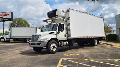 International MV607 26 ft Refrigerated Truck - 240HP, 6 Speed Automatic, Liftgate