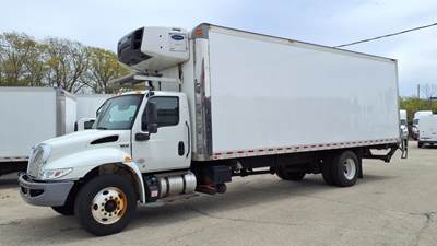 International MV607 26 ft Refrigerated Truck - 280HP, 6 Speed Automatic, Liftgate