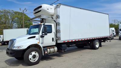 International MV607 26 ft Refrigerated Truck - 280HP, 6 Speed Automatic, Liftgate