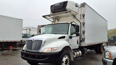 International MV607 26 ft Refrigerated Truck - 240HP, 6 Speed Automatic, Liftgate