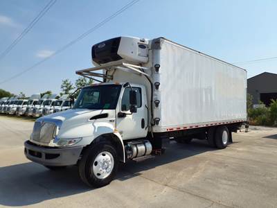 International MV607 26 ft Refrigerated Truck - 240HP, 6 Speed Automatic, Liftgate